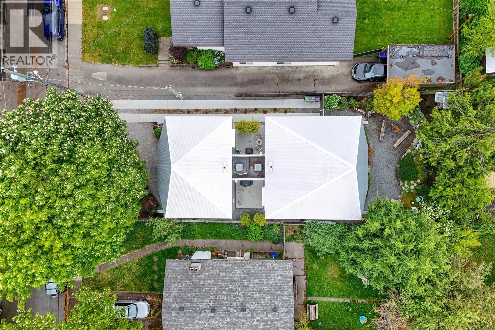 1427 Walnut St - 2