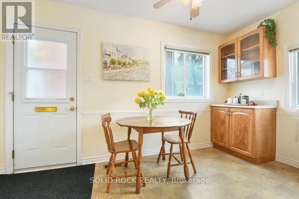146 ELGIN STREET W - 14
