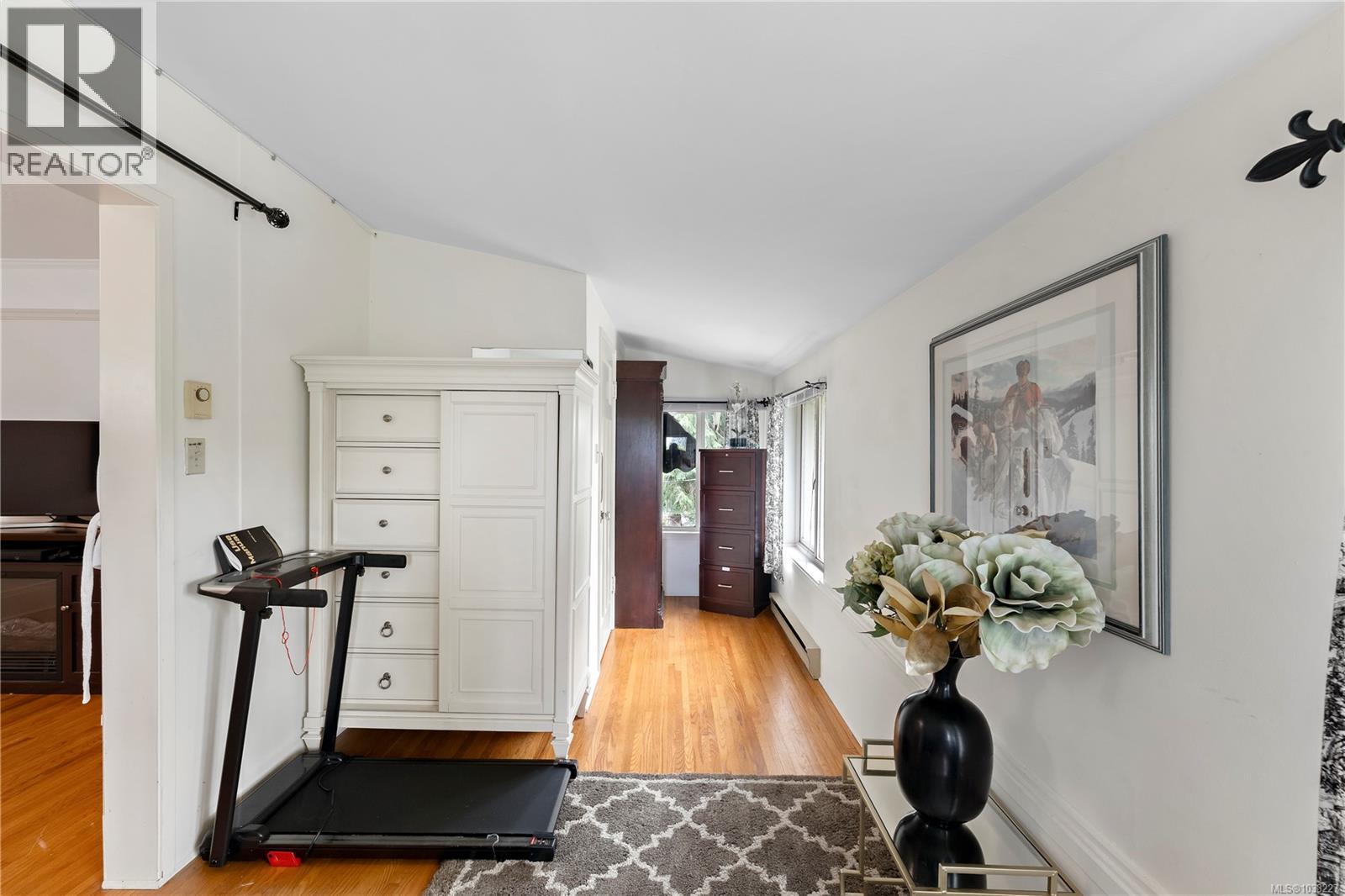 1069 Joan Cres - 24