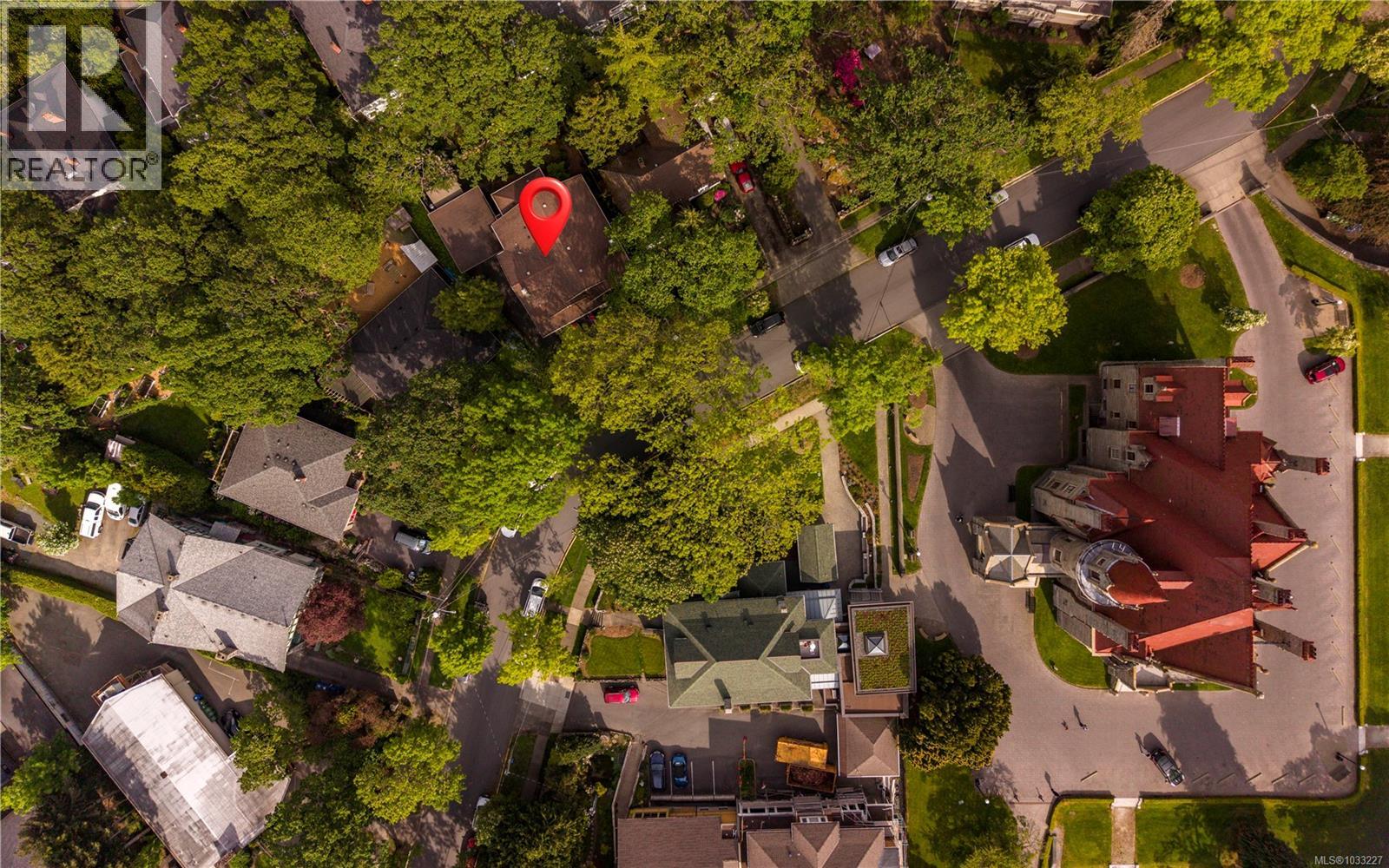 1069 Joan Cres - 50