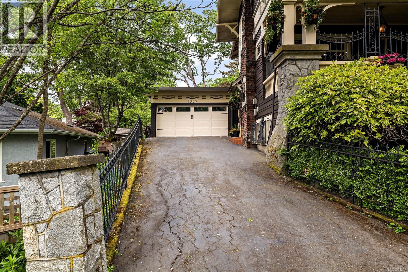 1069 Joan Cres - 49