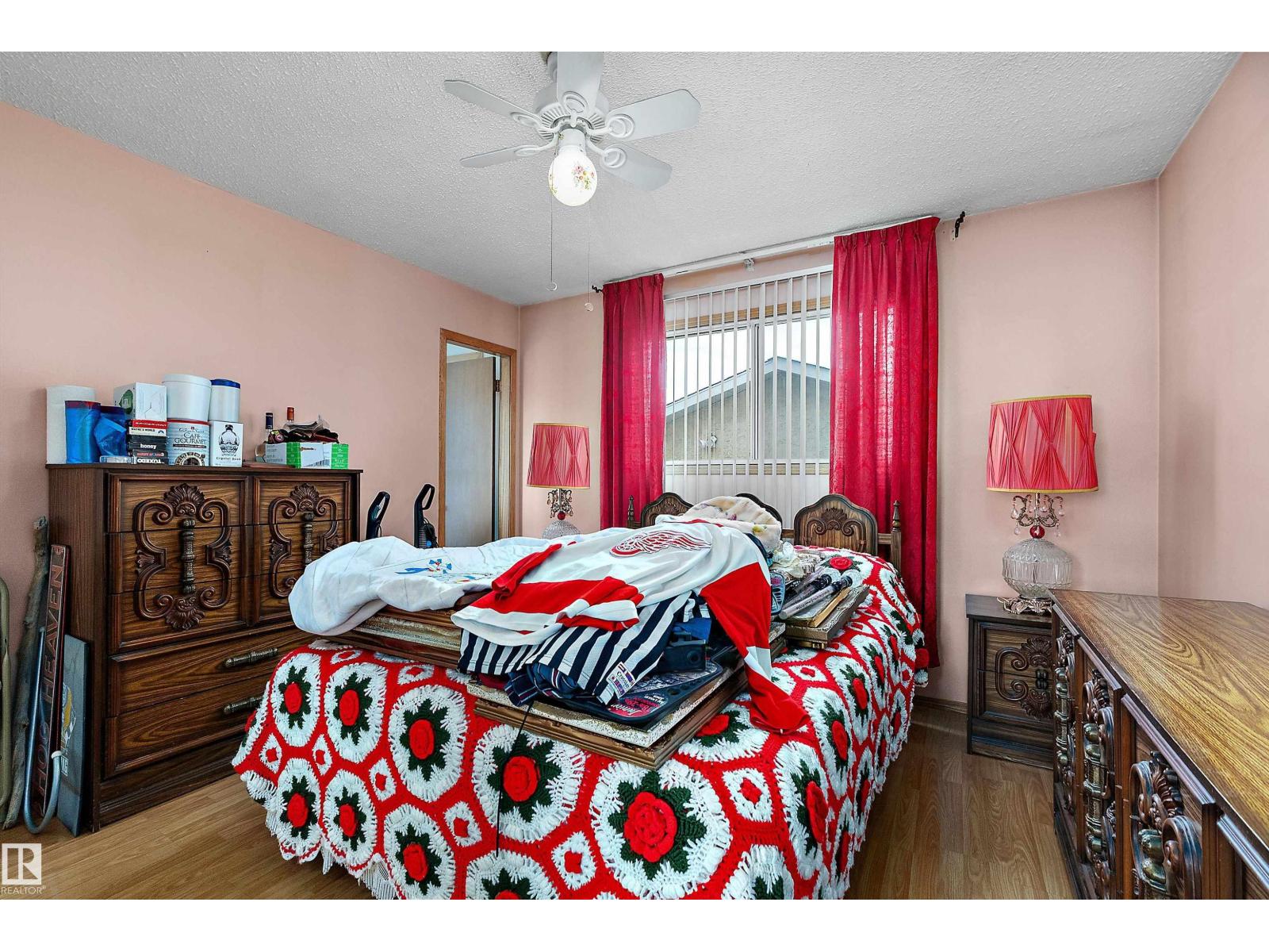 15907 101 ST NW - 20
