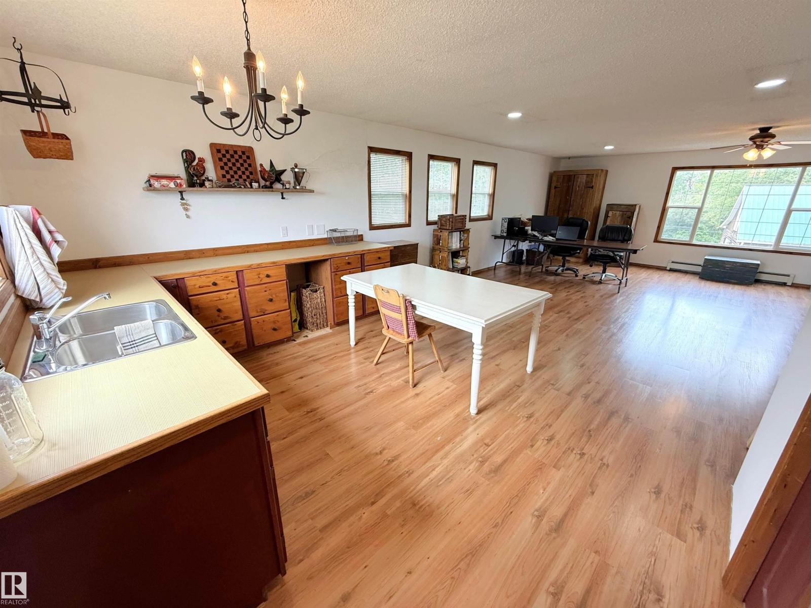 2544 HWY 770 - 38