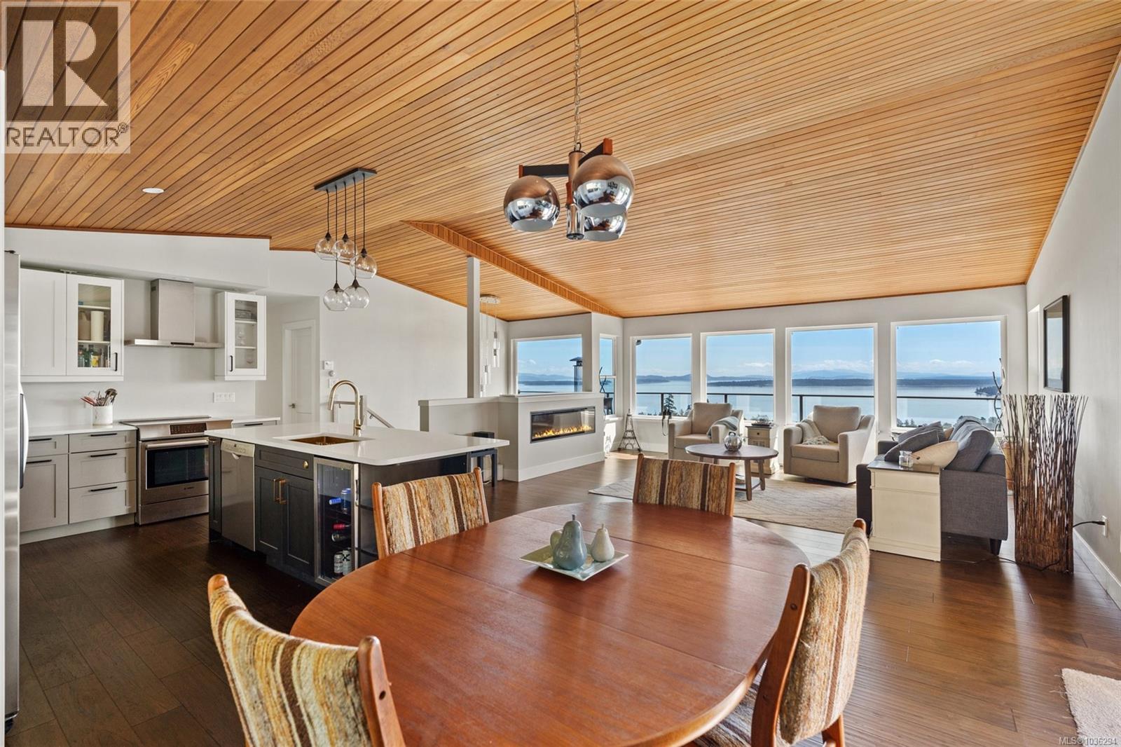 8750 Pender Park Dr, North Saanich