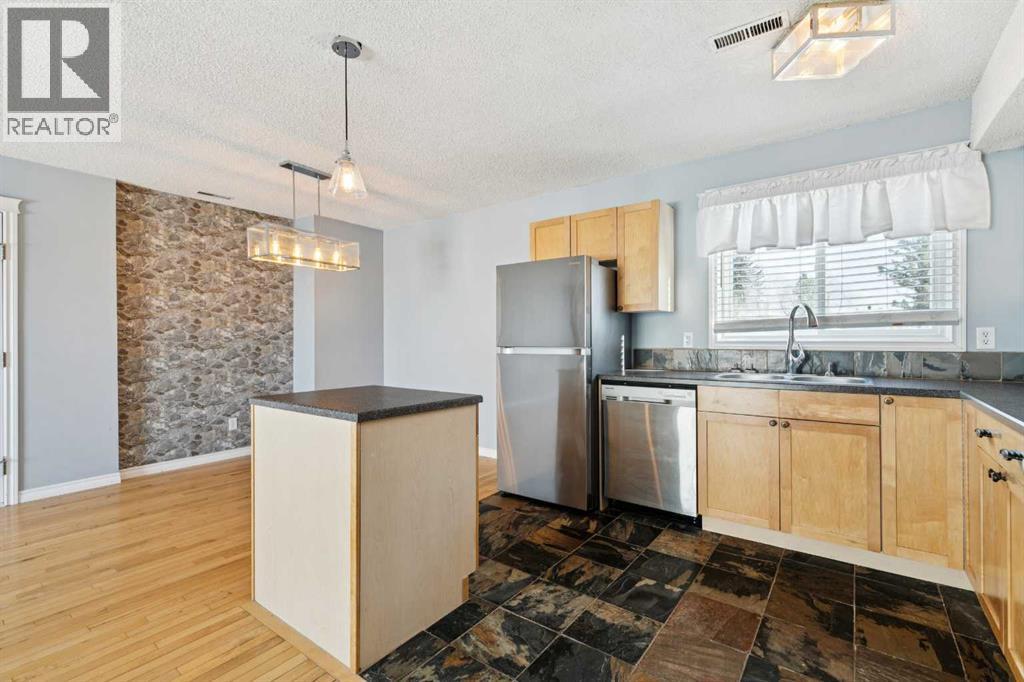 #1104 1540 29 Street NW - 5