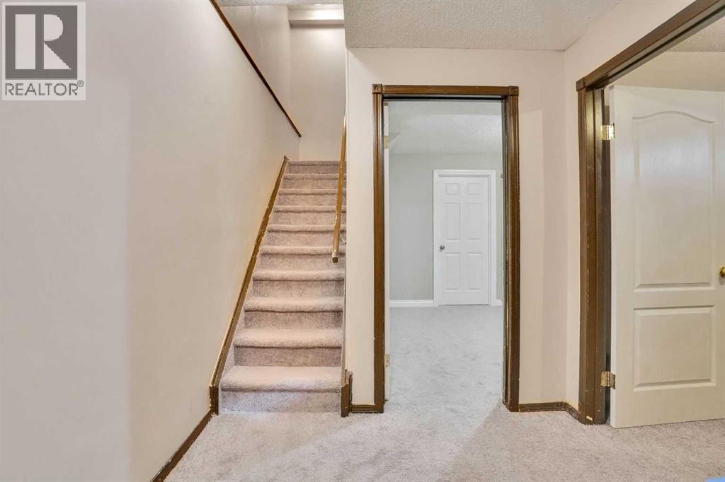 67 Somervale Drive SW — photo 24