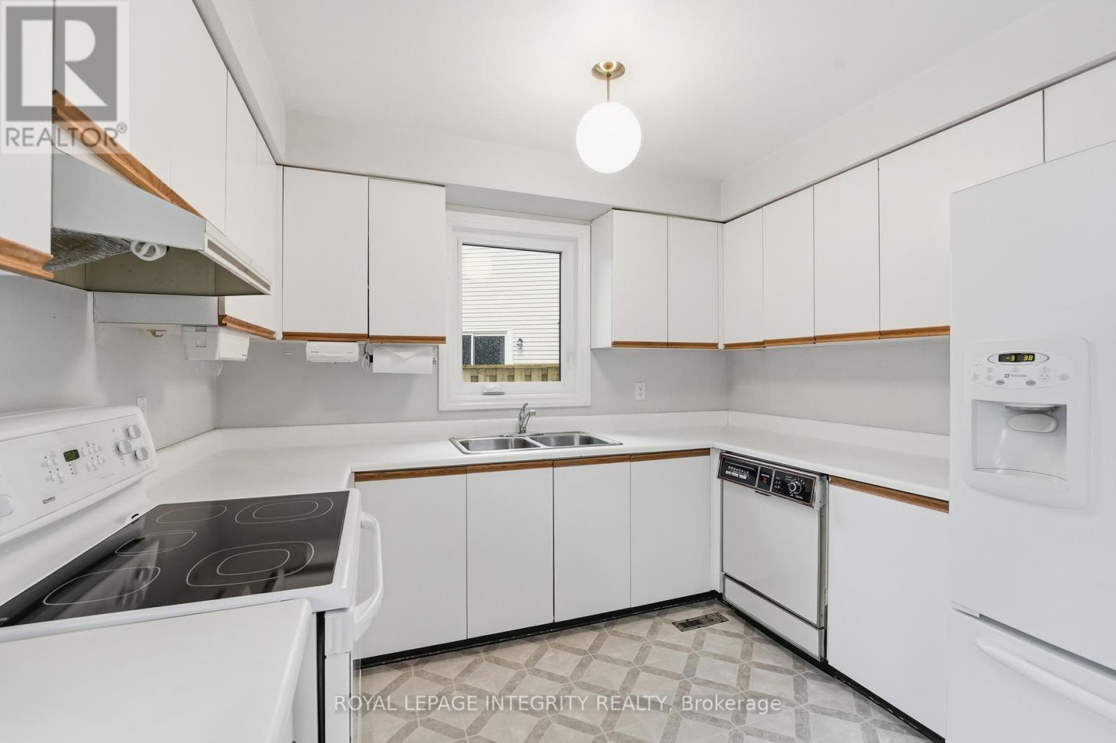 2133 LENESTER AVENUE - 18