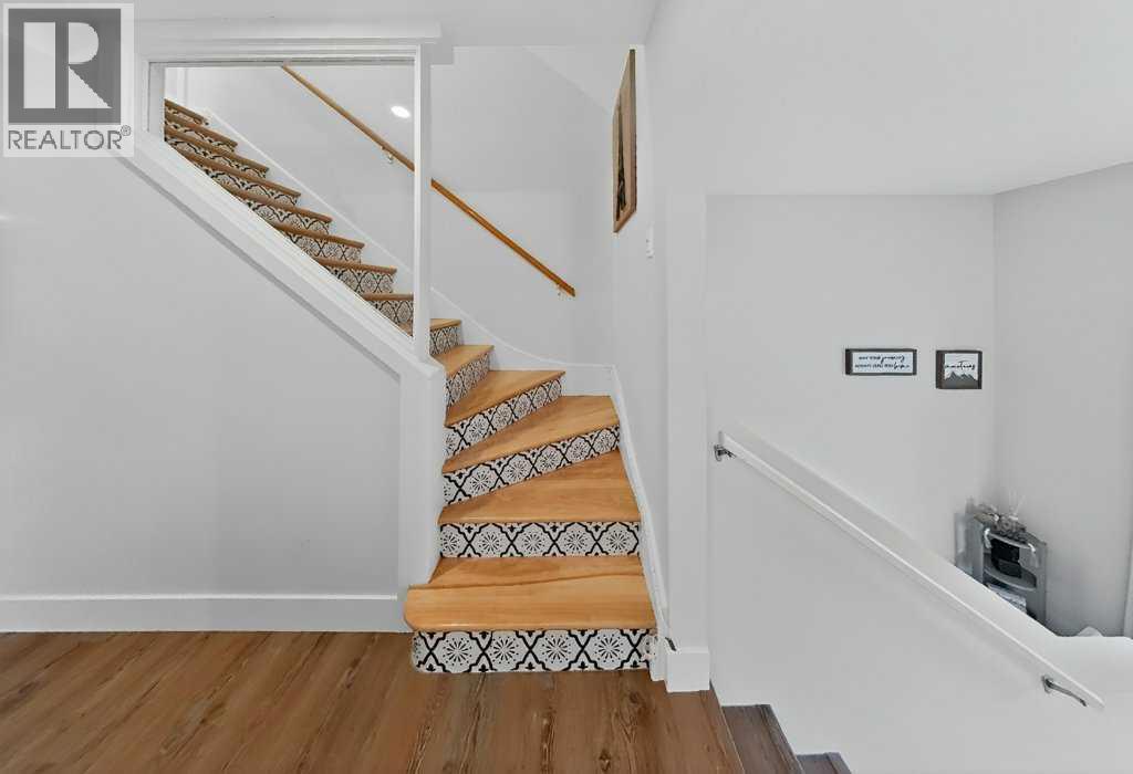 7704 23 Avenue - 11