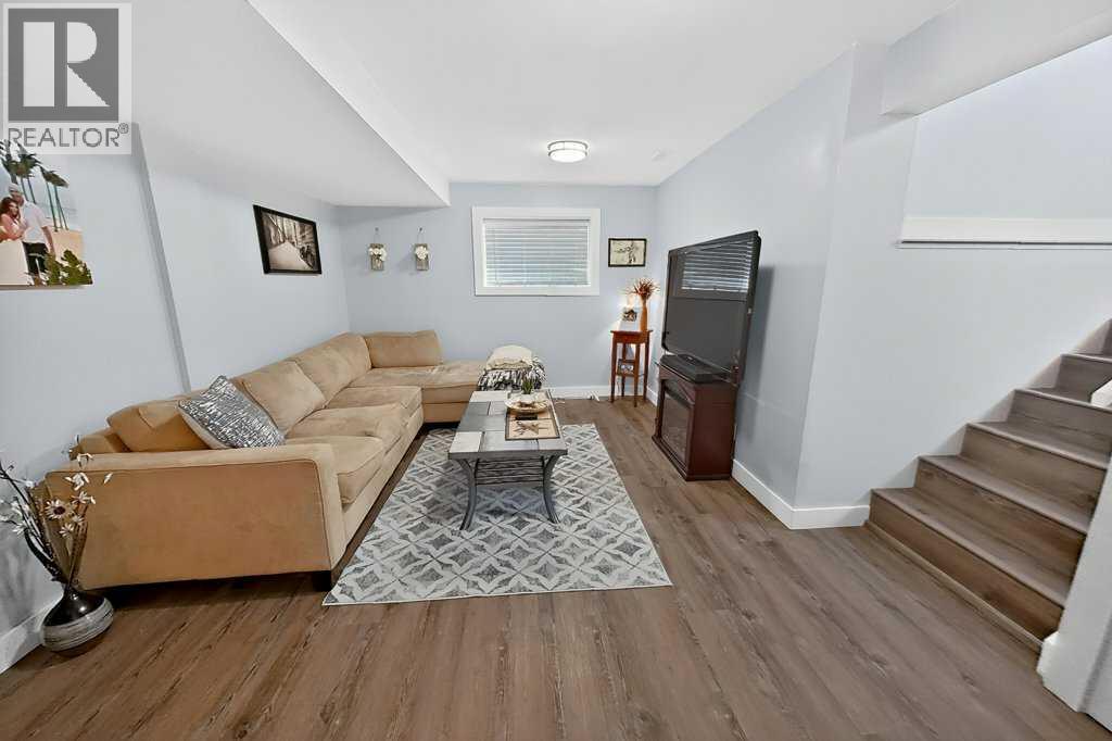 7704 23 Avenue - 30