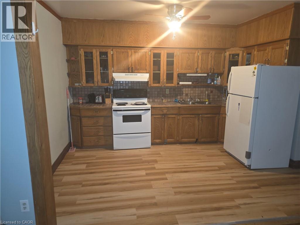18 HUXLEY Avenue S Unit# 1, Hamilton, Ontario, L8K2P6 — Photo 2