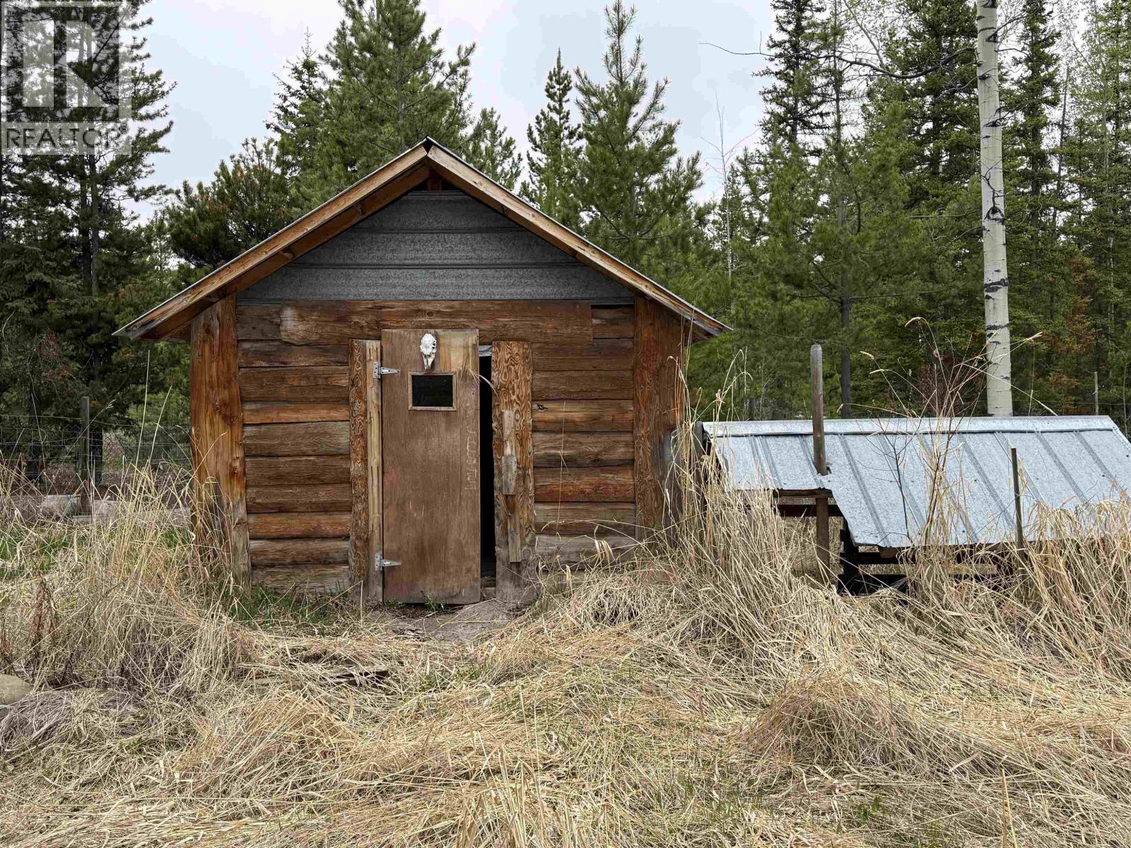 7058 93 MILE LOOP ROAD - 40
