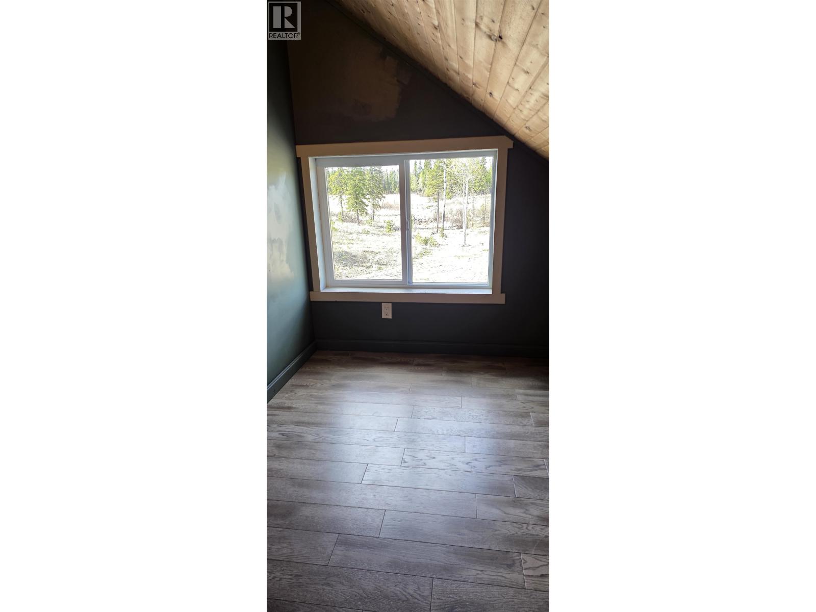 7058 93 MILE LOOP ROAD - 32