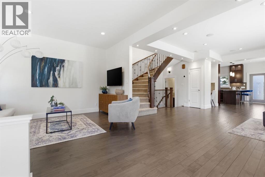2005 9 Street NW - 6