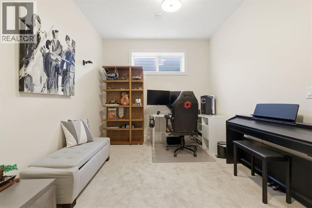 2005 9 Street NW - 40