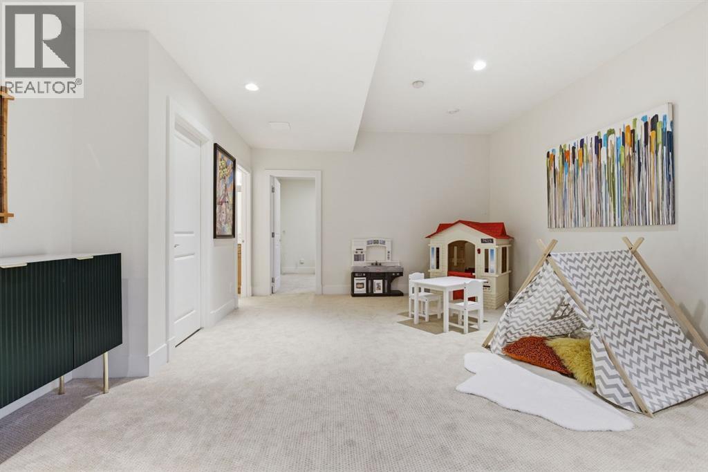 2005 9 Street NW - 38
