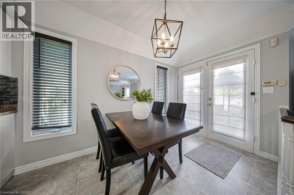 18 MOUNTAIN MINT Crescent, Kitchener, Ontario, N2E3R4 — Photo 7