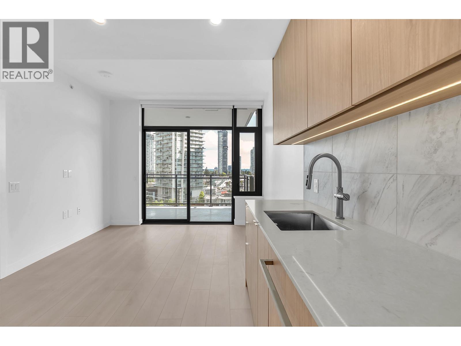 1401 626 CLAREMONT Street - photo 2