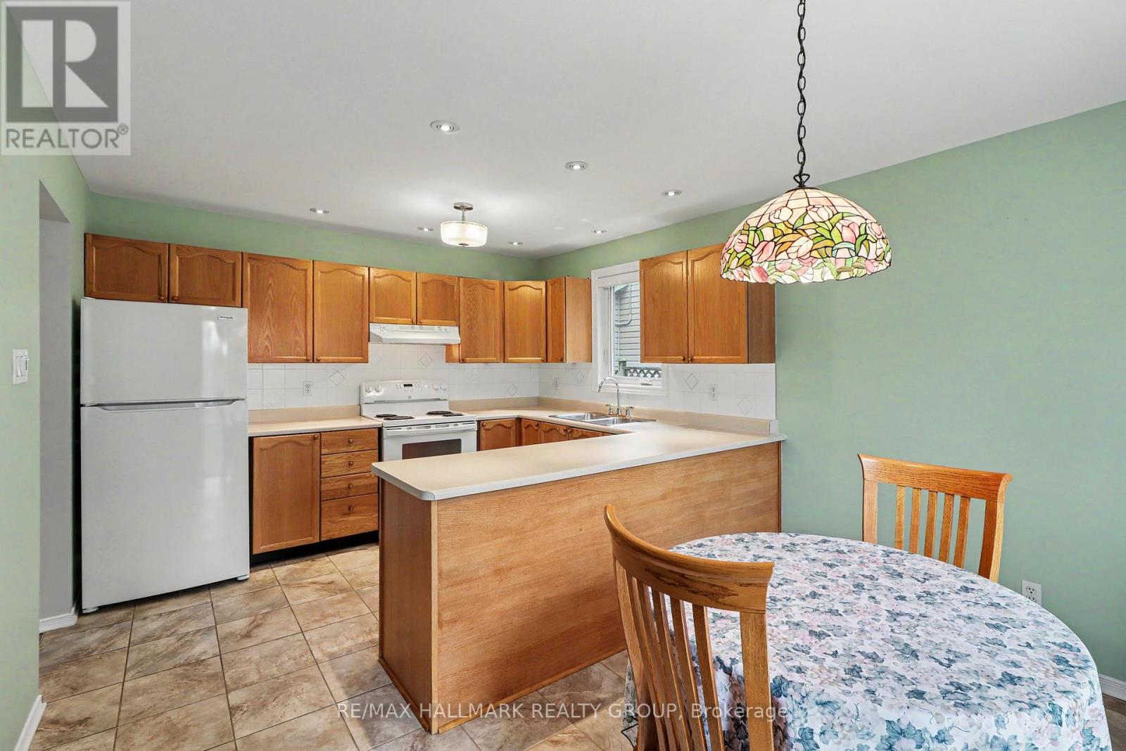 712 MOREWOOD CRESCENT - 12