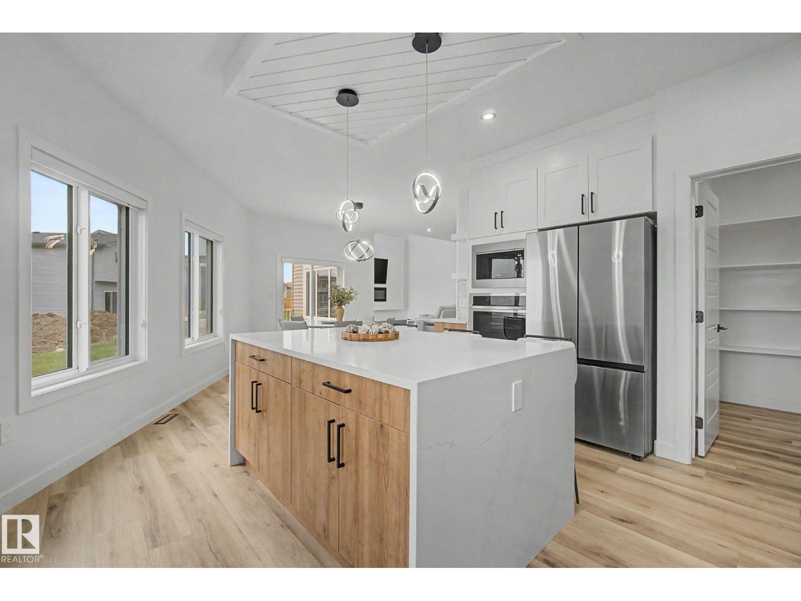 2827 196 ST NW NW - 18