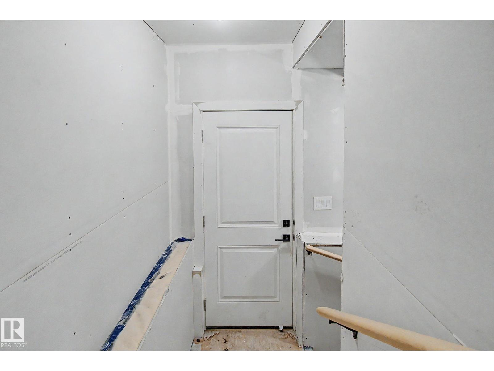 2827 196 ST NW NW - 45