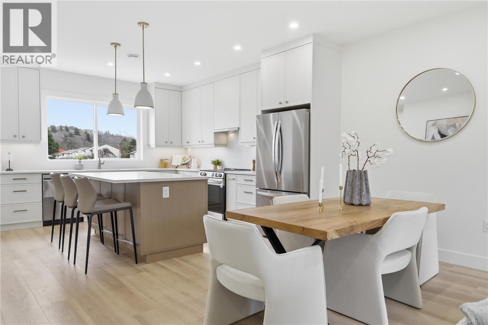 #3 621 Broadway St - 10
