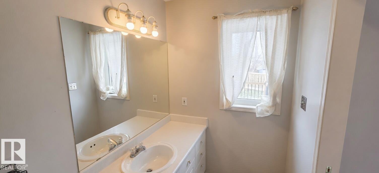 9218 163 AV NW - 19