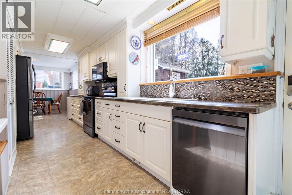 32 MAPLE STREET - 14