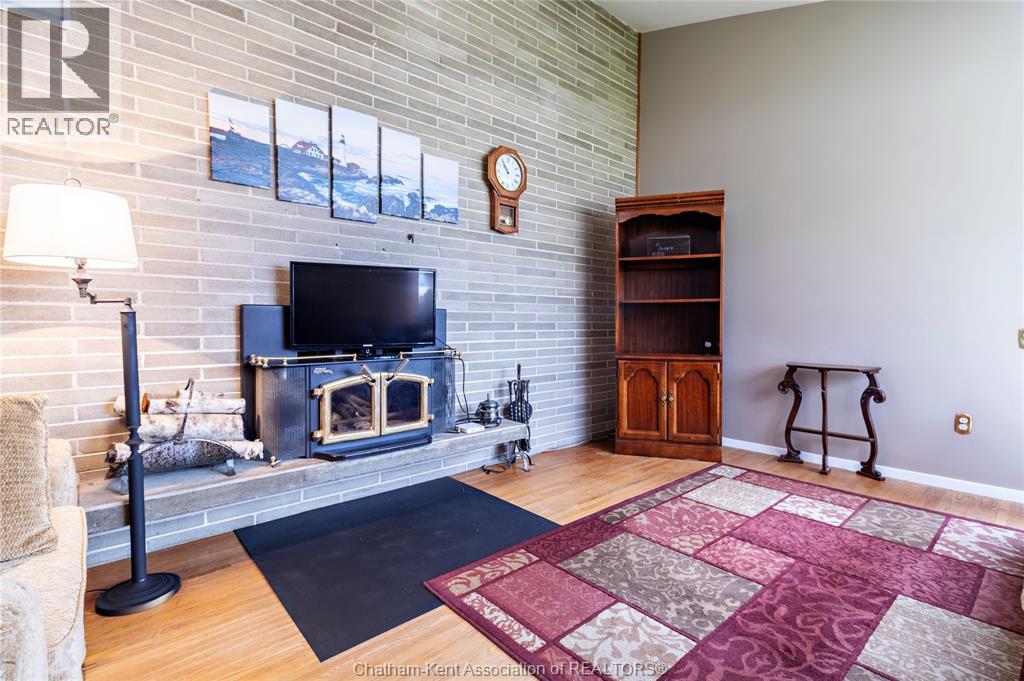 32 MAPLE STREET - 5