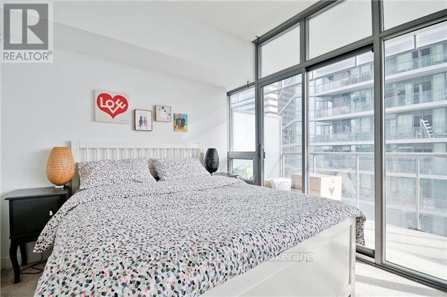 #2601 33 CHARLES STREET E - 14