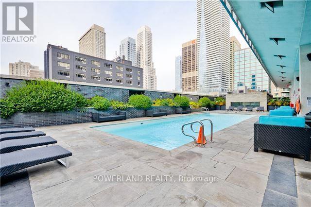 #2601 33 CHARLES STREET E - 18