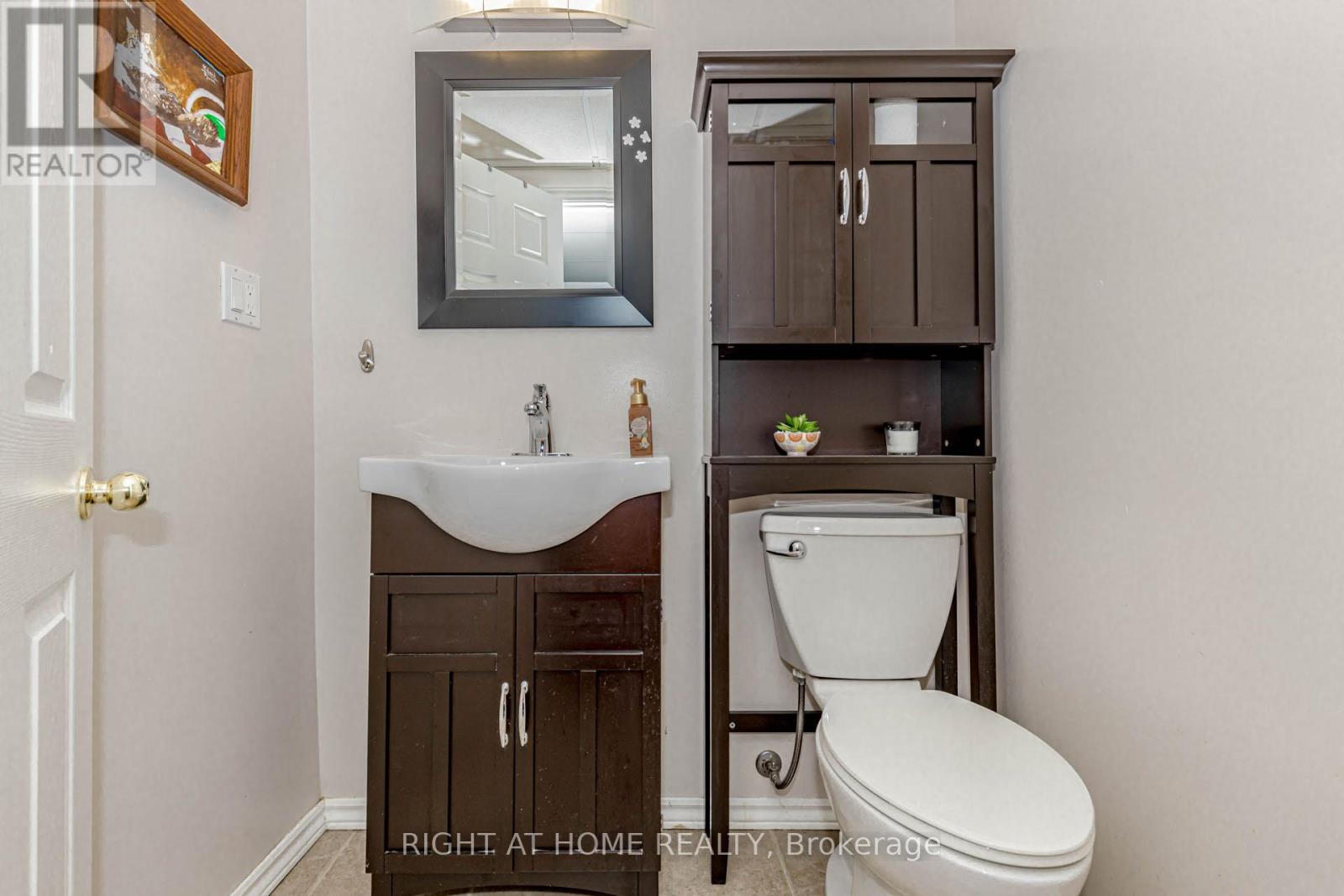 32 VINEBERG DRIVE - 38