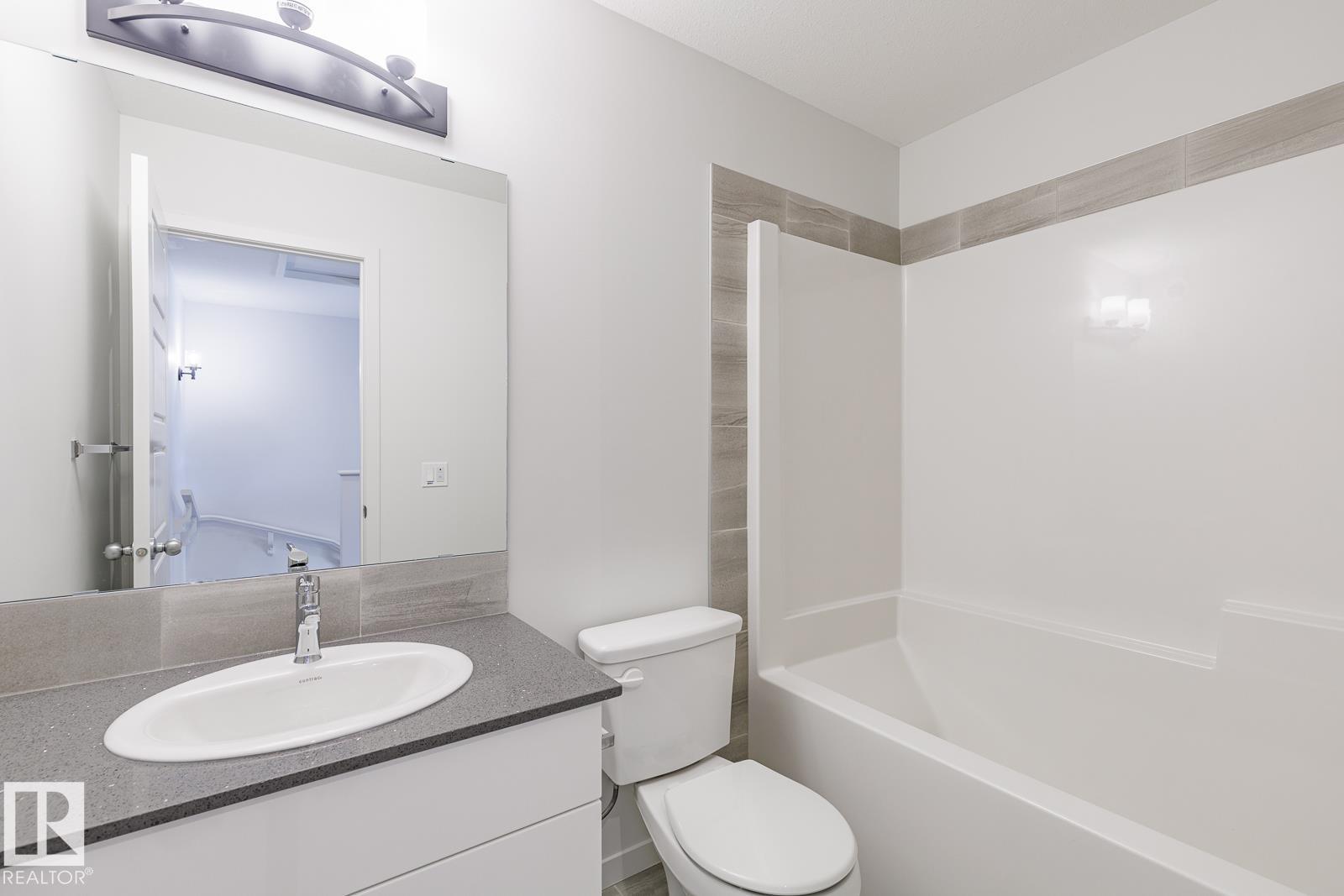 3613 Triomphe BV N - 23