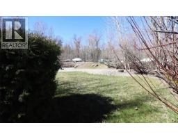 10 Rainbow Lane, Lee Creek, BC V0E1M4 Photo 9