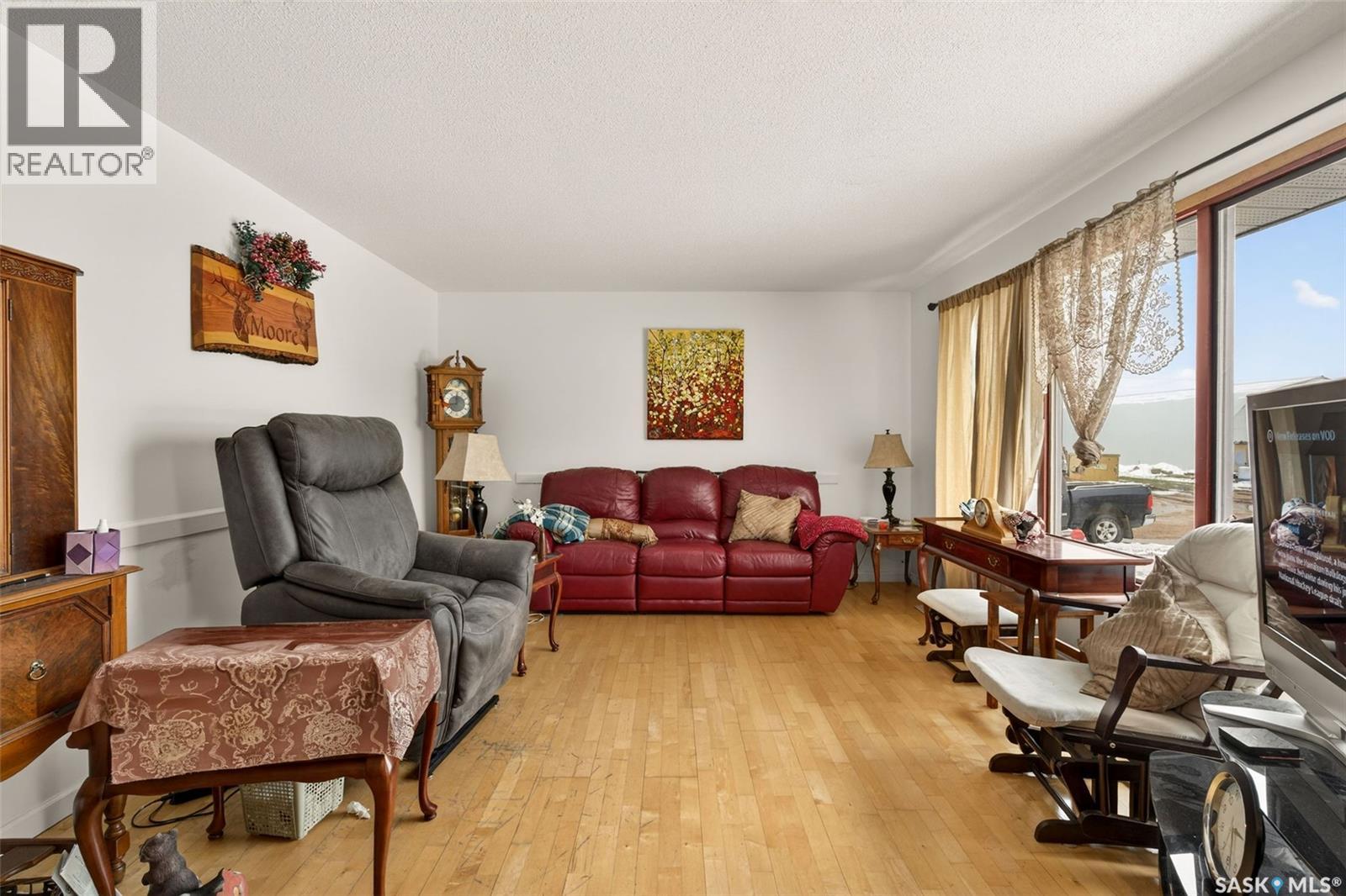 306 4th STREET S - 4