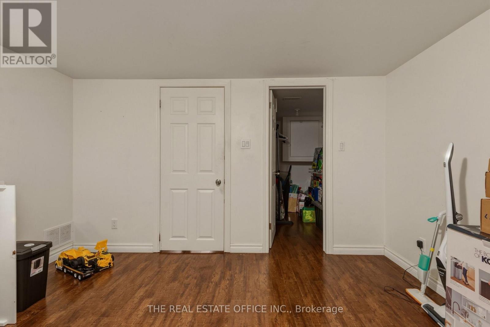 51 GILROY DRIVE - 37