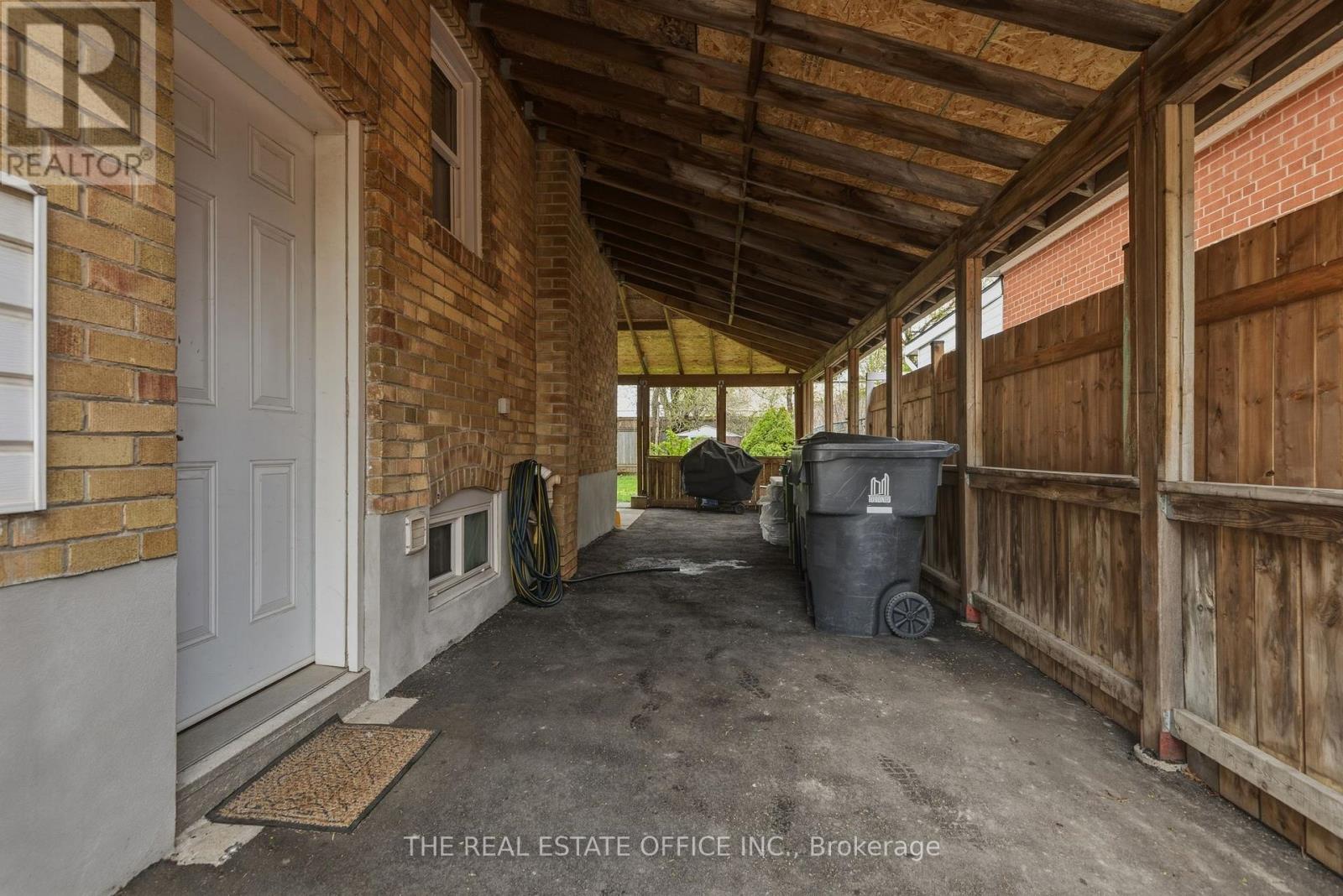 51 GILROY DRIVE - 46