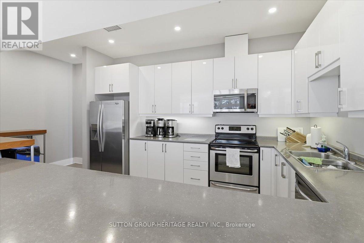 #201 660 GORDON STREET SE - 39