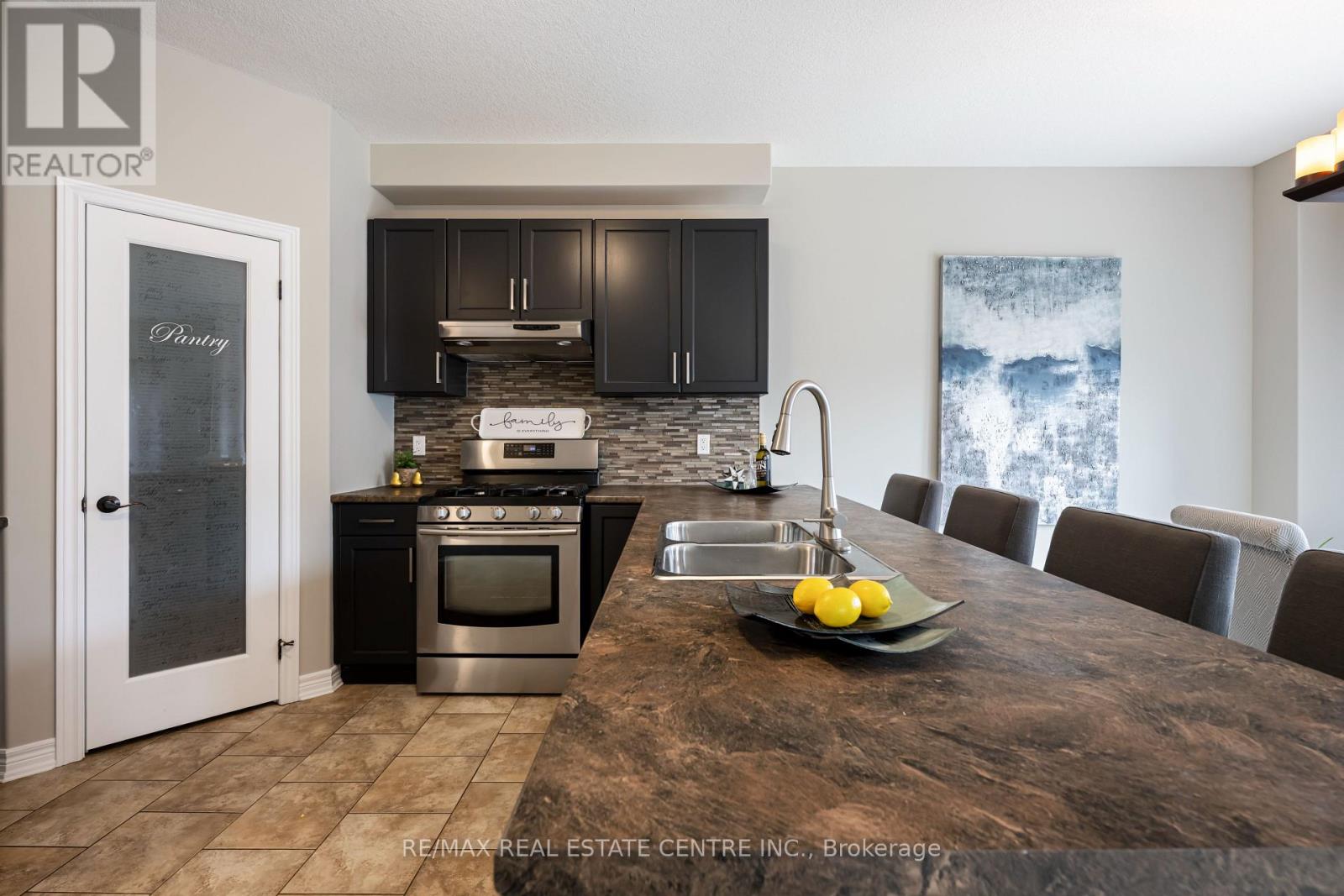 51 BURT AVENUE - 12