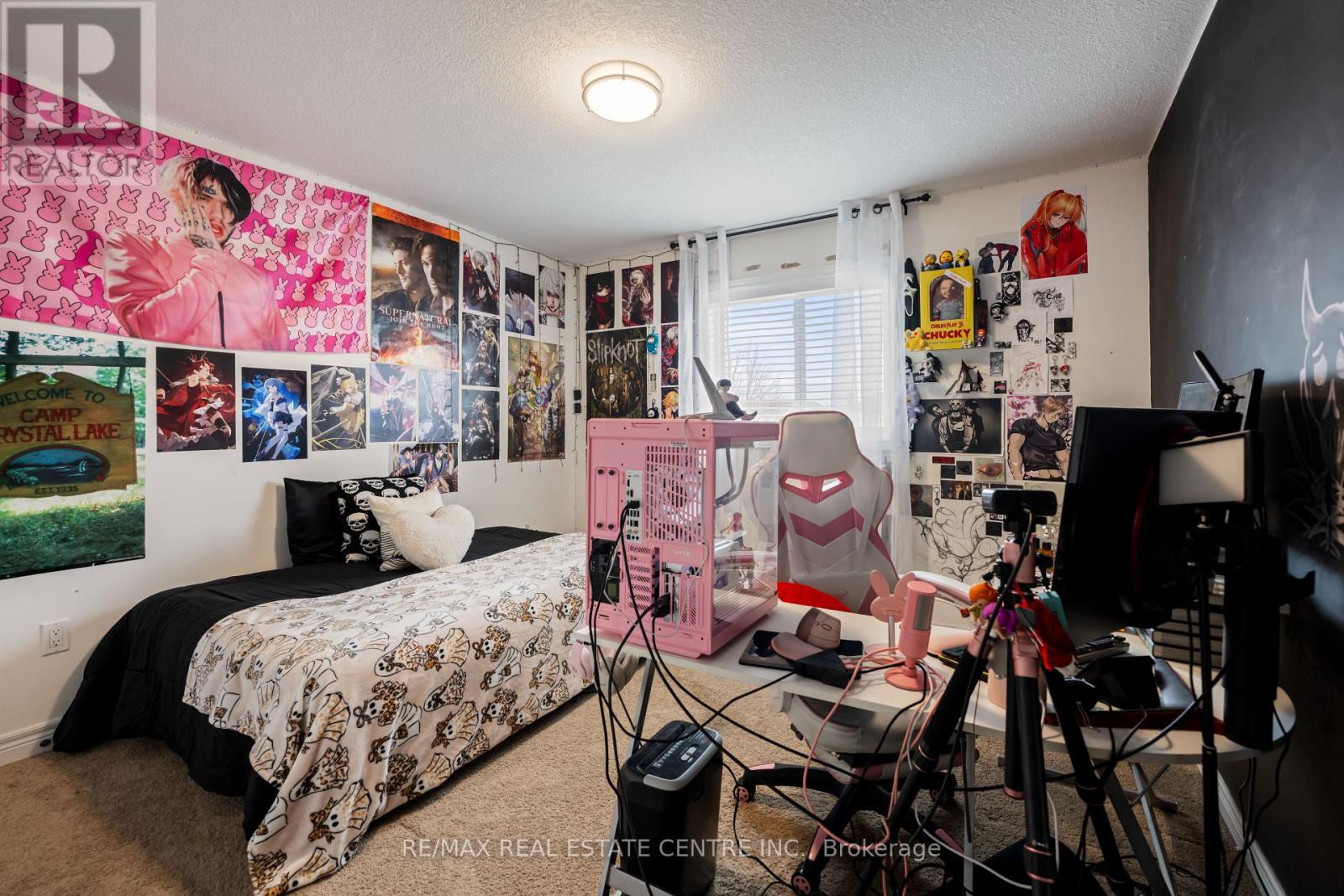 51 BURT AVENUE - 27