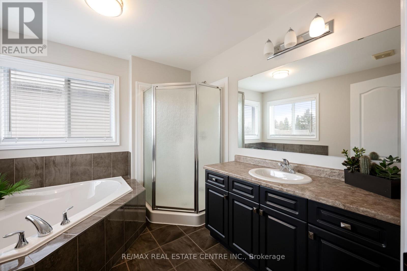 51 BURT AVENUE - 36