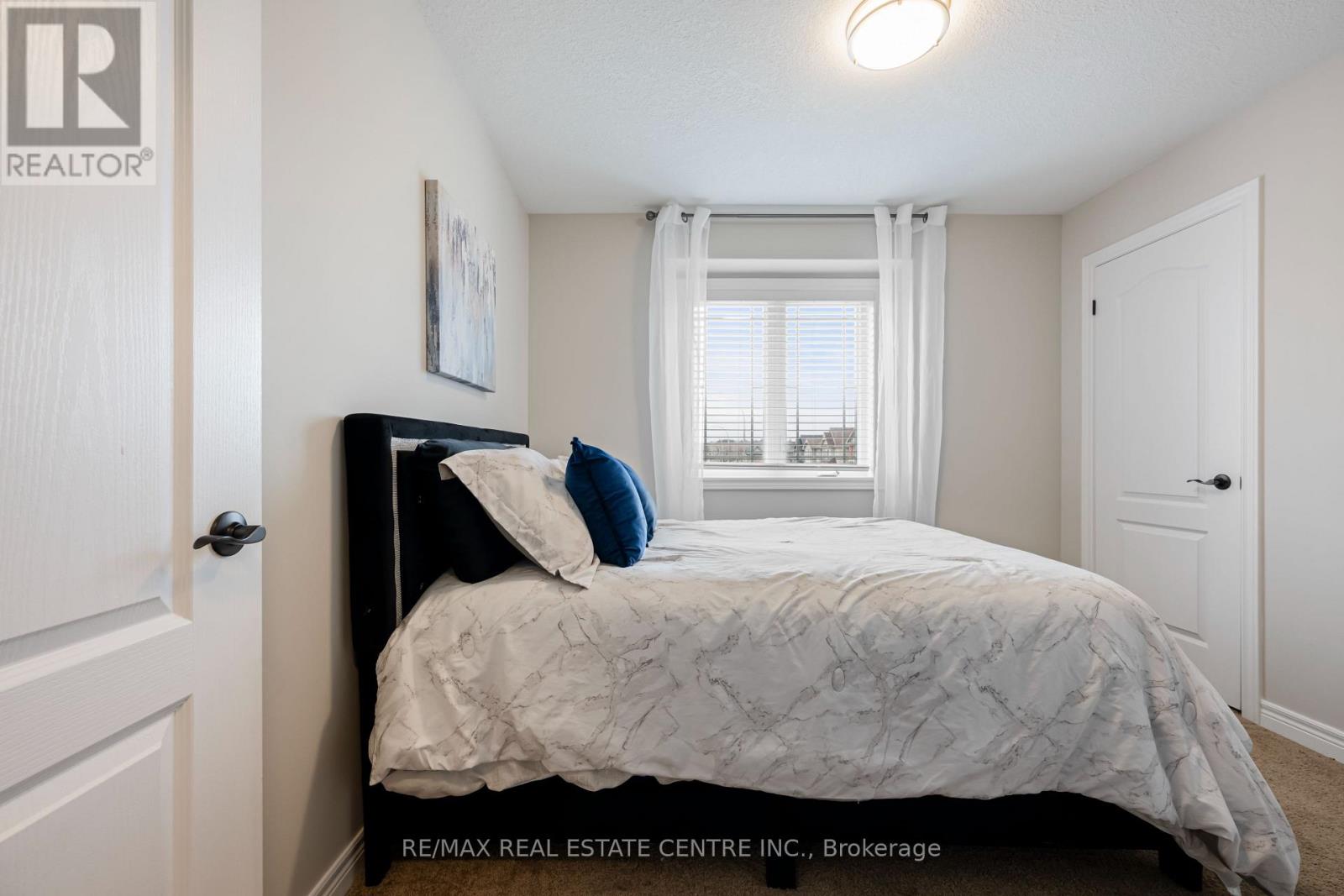 51 BURT AVENUE - 41