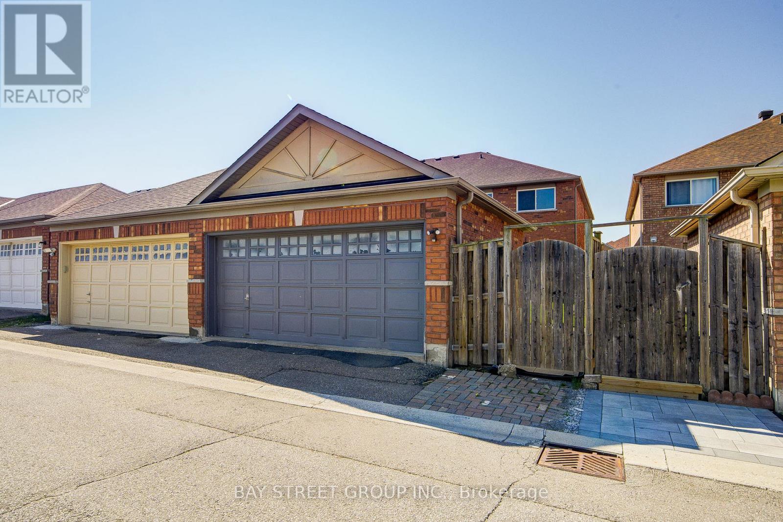 714 CASTLEMORE AVENUE - 35