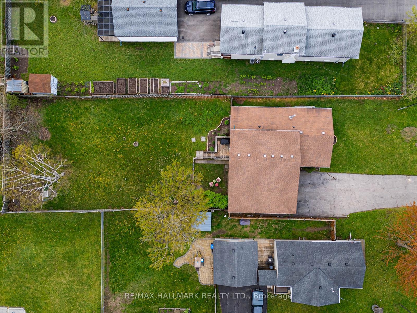 21 PLEASANT AVENUE - 35