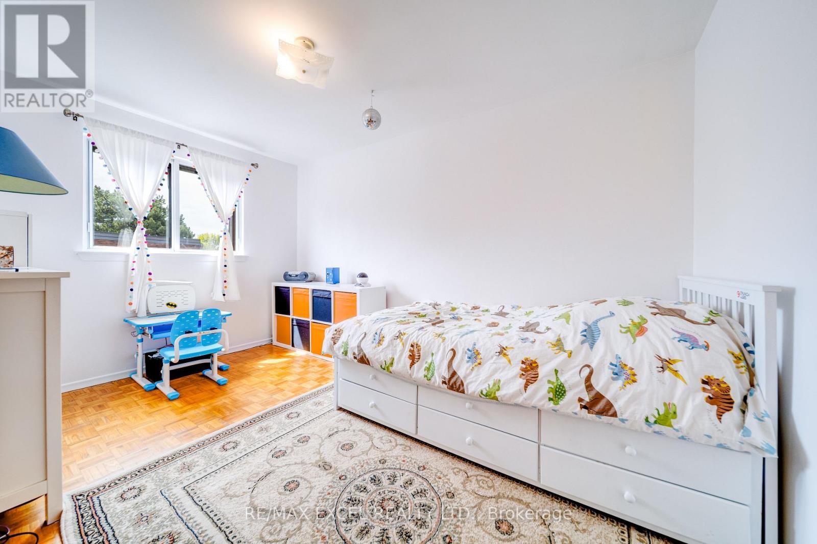 38 STATELY WAY - 16