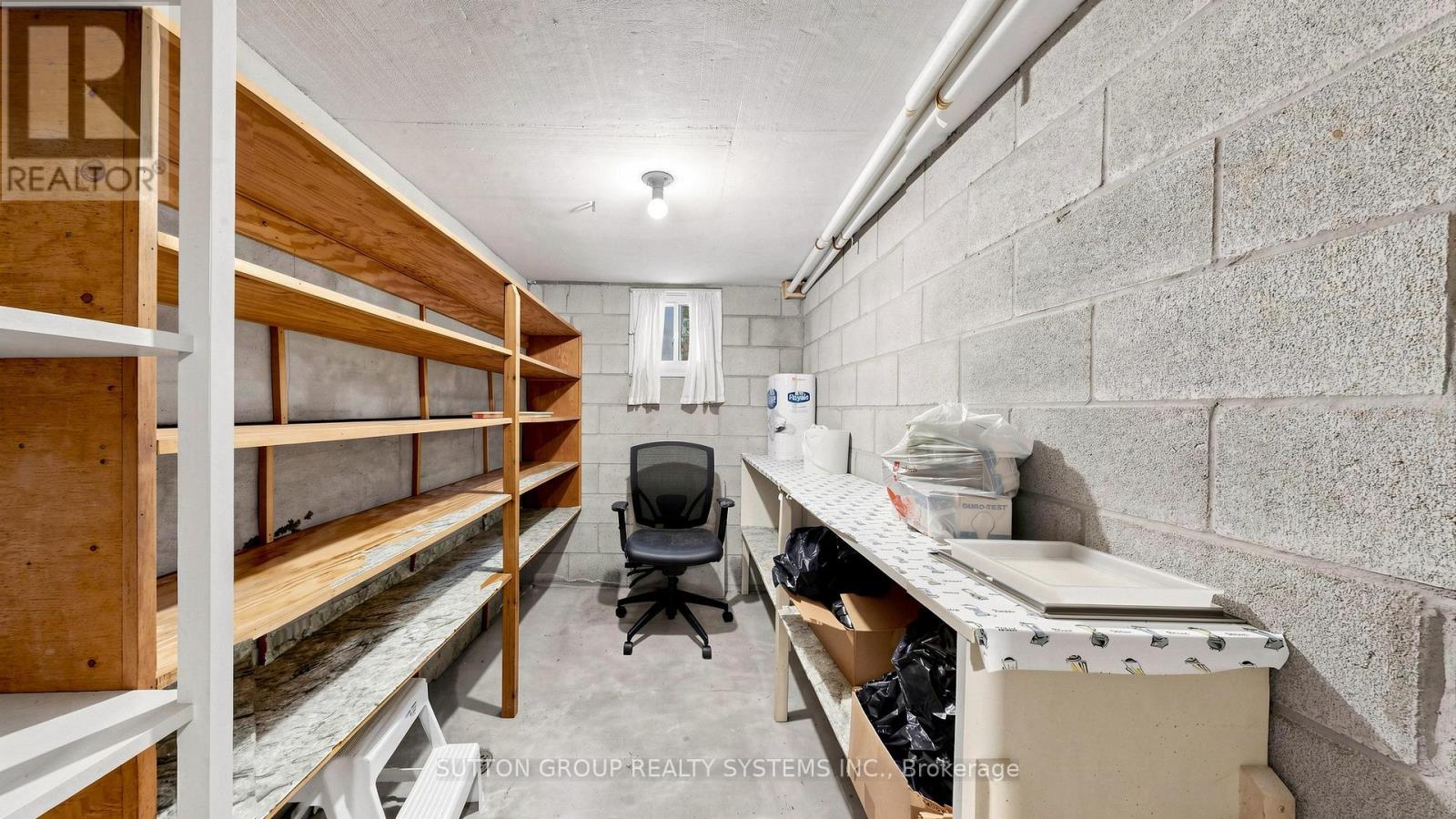 114 ROSEMOUNT AVENUE - 33