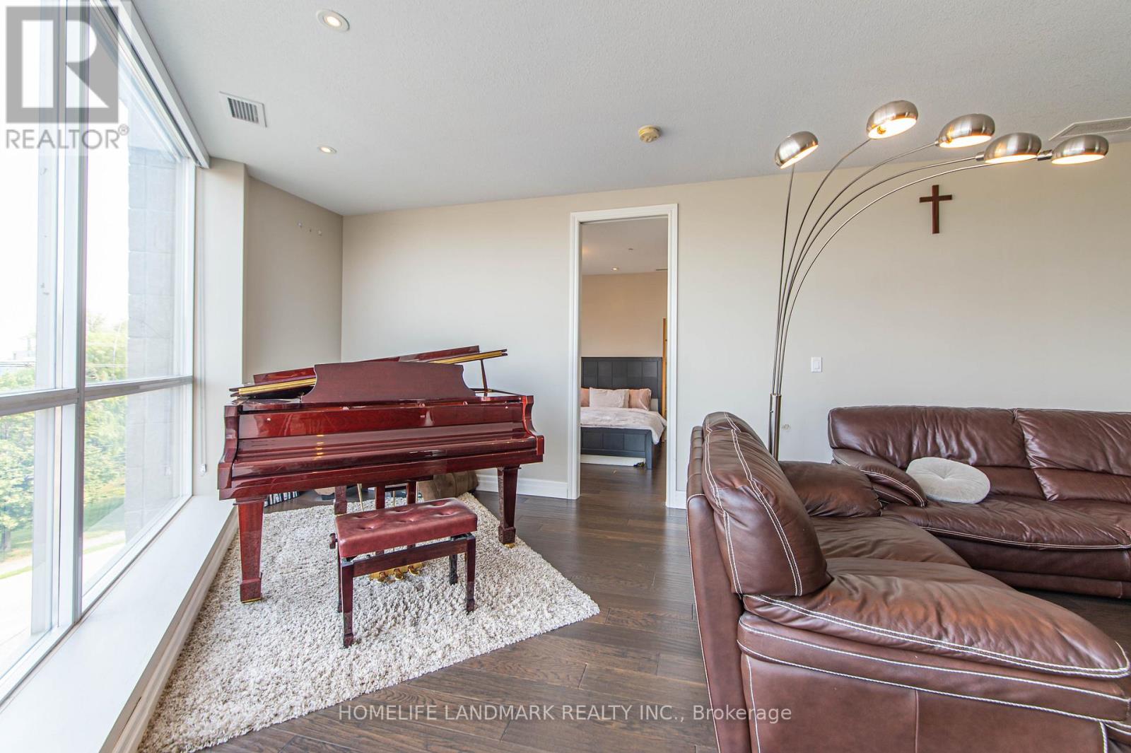 #302 223 ERB STREET W - 9