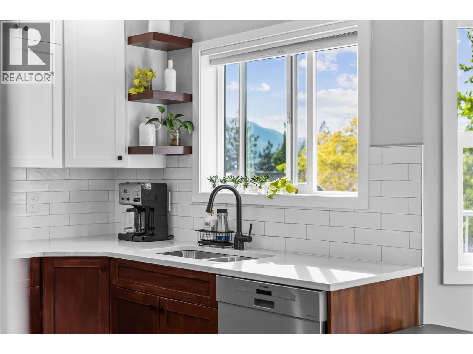 2520 EVERGREEN Drive, Penticton