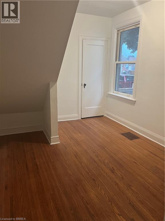 5 CAMERON Avenue S Unit# UPPER, Hamilton, Ontario, L8K2W7 — Photo 13