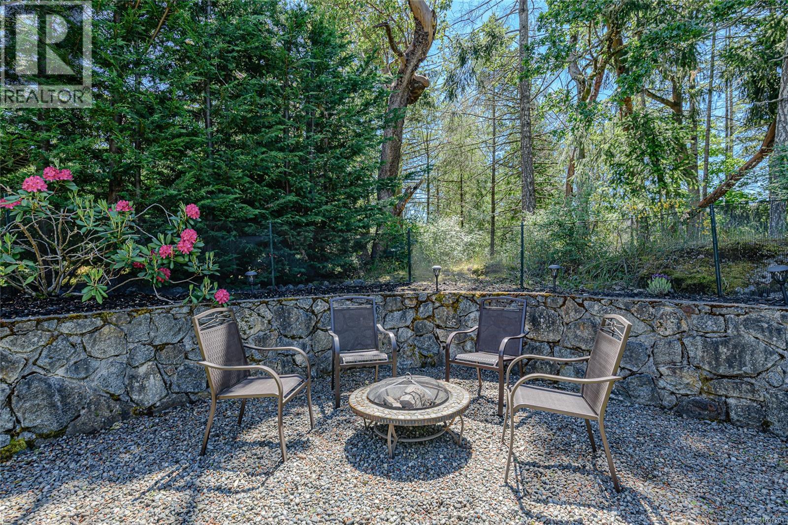983 Arngask Ave, Langford