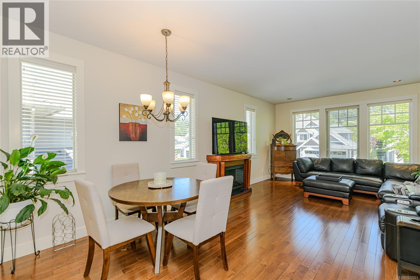 983 Arngask Ave - 5